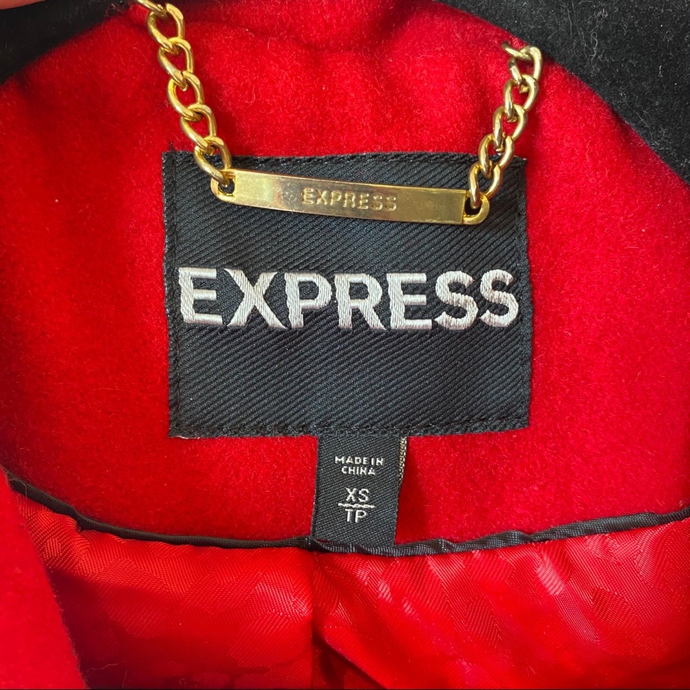 Express Red Coat - Picture 4 of 9